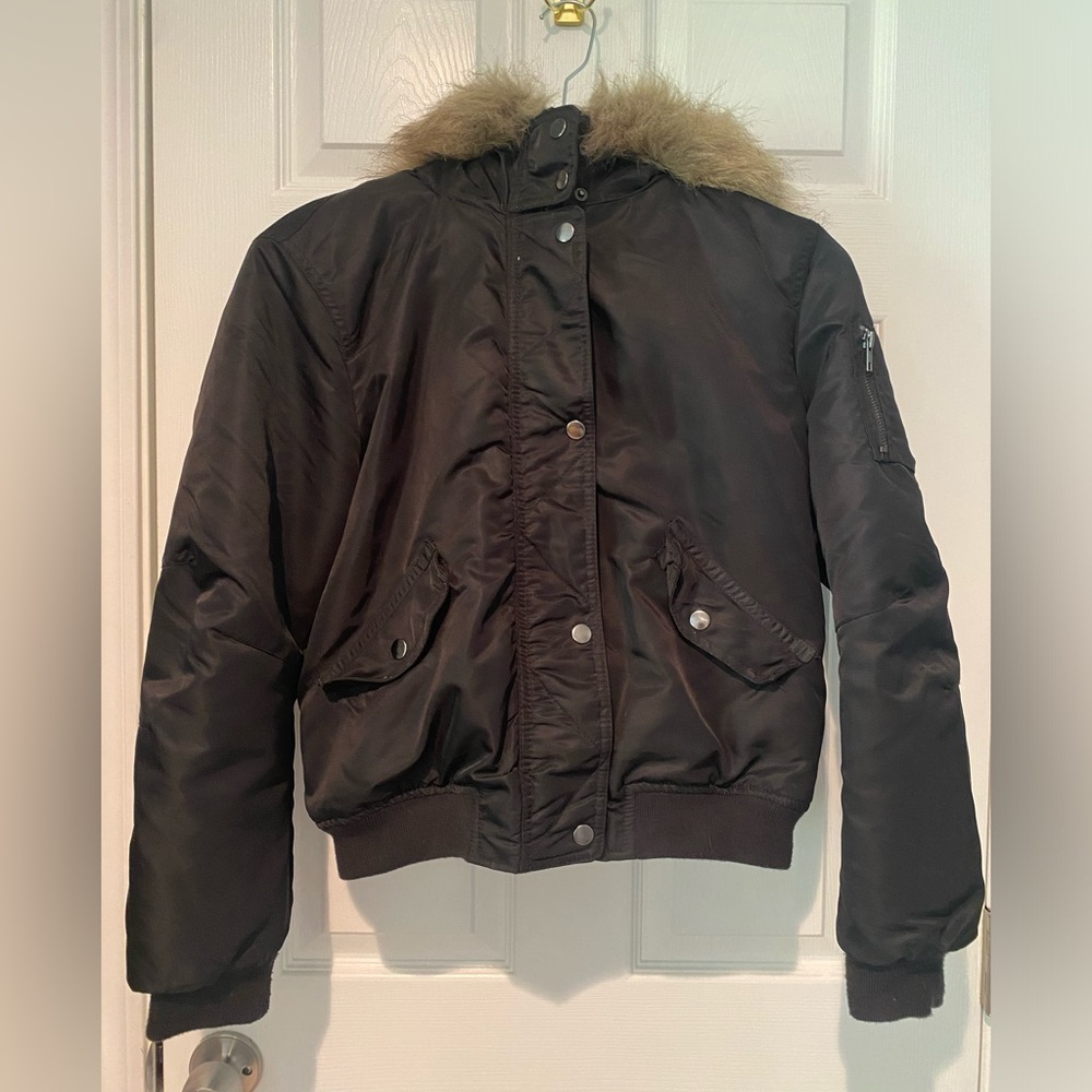 EUC Women’s Mossimo Winter Jacket, Black, size L.